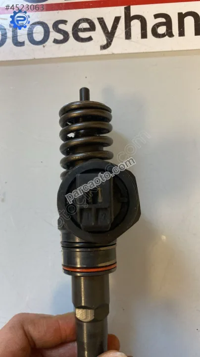 038130073AA Volkswagen Bora 1.9 tdi ASZ enjektörü