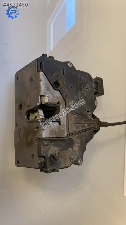 13258265 Opel Corsa D sol arka kapı kilidi 13258265 Opel Corsa D sol arka kapı kilidi