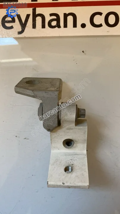 13181937 Opel Corsa D 2012 sol arka kapı üst menteşesi 13181937 Opel Corsa D 2012 sol arka kapı üst menteşesi