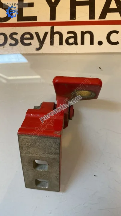 13180565 Opel Corsa D 2012 sol ön kapı üst menteşesi