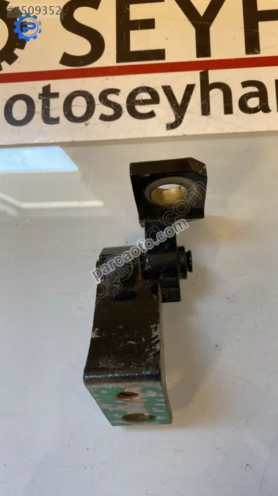 J60-6106012 tiggo 7 pro sol ön arka kapı uyumlu alt üst menteşesi
