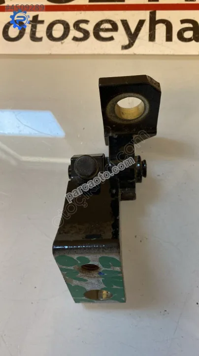 J60-6106012 tiggo 7 pro 2022 sol ön arka kapı alt üst menteşesi