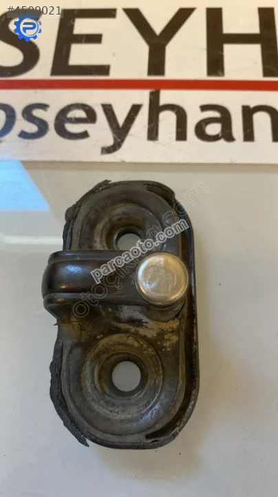 1T0827517A Volkswagen Polo 2013 bagaj kilit karşılığı