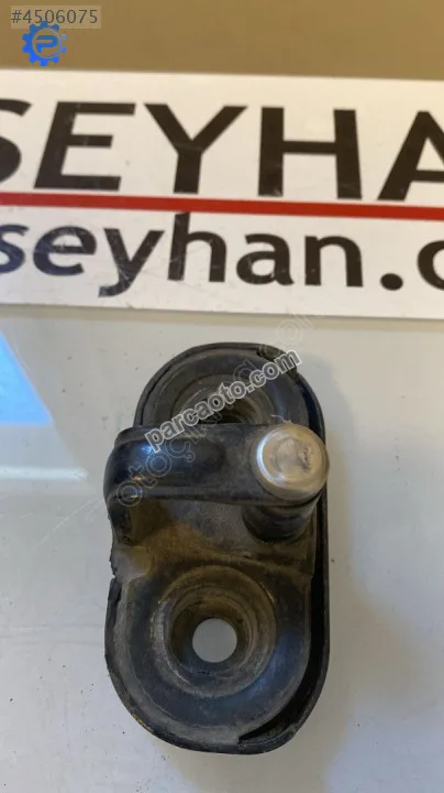 1T0827517 Volkswagen Golf 5 bagaj kilit karşılığı