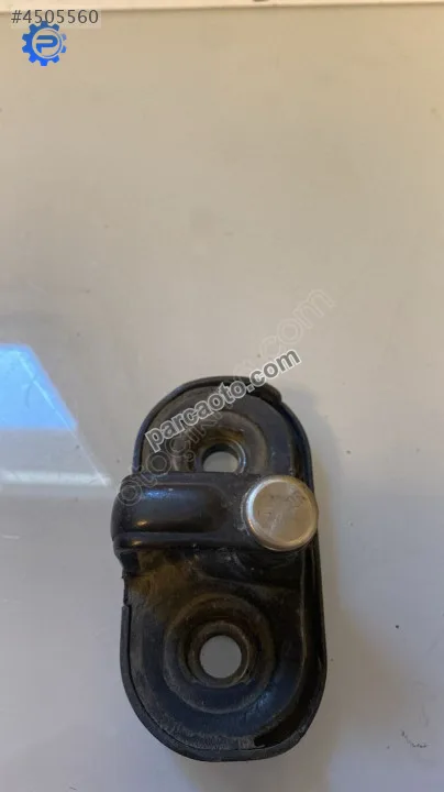 1T0827517A Volkswagen Golf 5 6 uyumlu bagaj kilit karşılığı