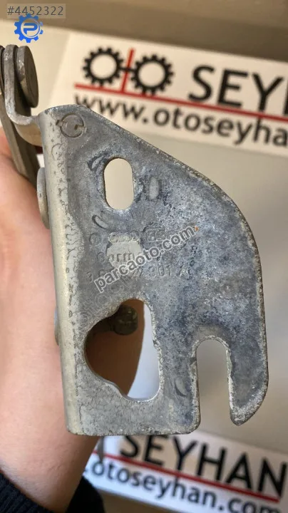 3B5827301A Volkswagen Bora bagaj kapağı sol menteşesi