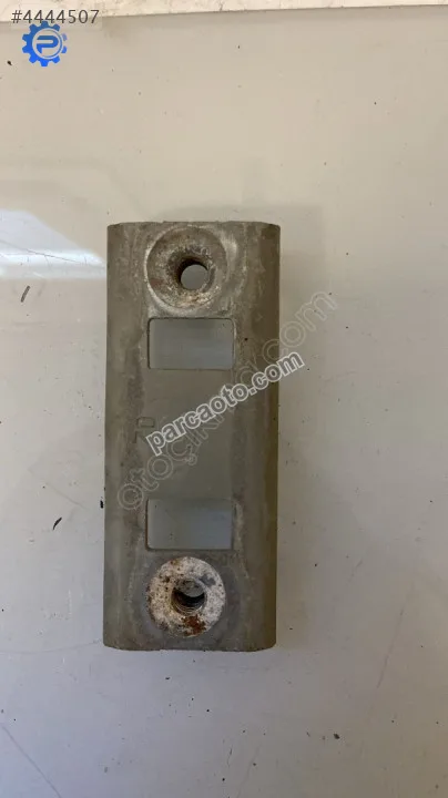 41517039986 BMW 5 serisi E60 kapı menteşesi tutucu