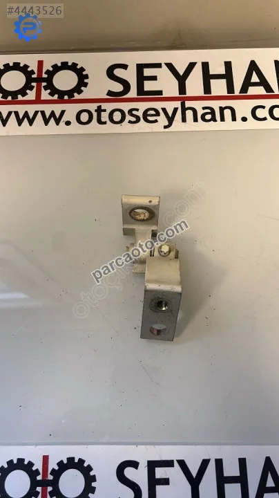 8K0831402F seat Ibiza 2009 2015 sağ ön kapı arka alt menteşesi