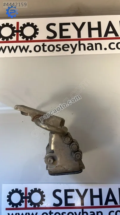 4B0831412B Volkswagen Passat B5 2000 sağ ön kapı alt menteşesi