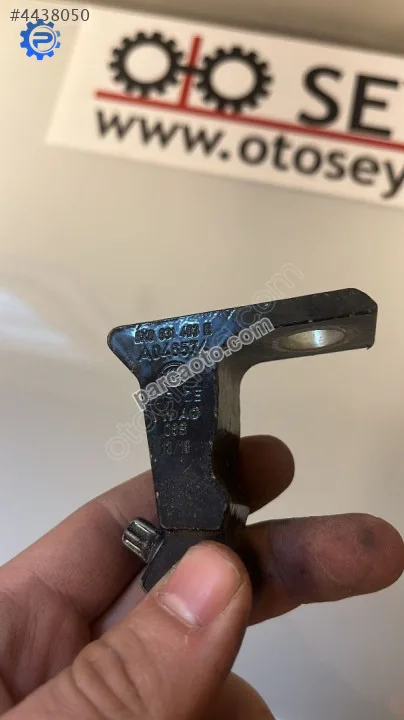8X0831403E Audi A3 sportback sol ön arka alt üst kapı menteşesi