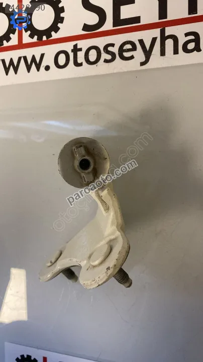 A2047201737 Mercedes C180 W204 Sol ön kapı alt menteşesi