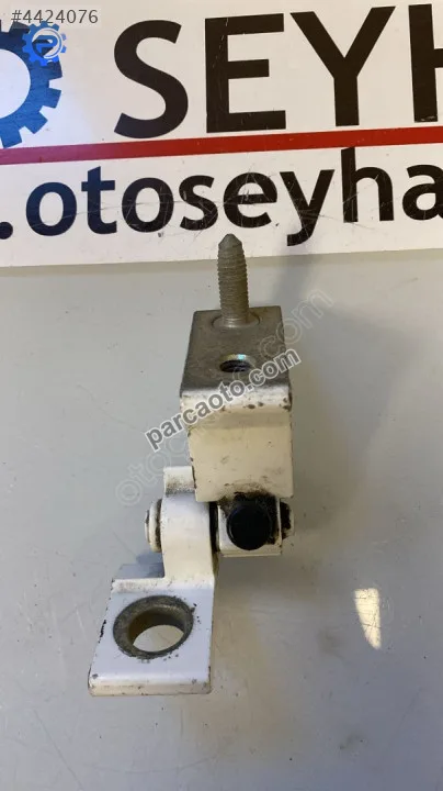 8V0833404E audi A3 sportback 2015 sağ arka kapı üst menteşesi 8V0833404E audi A3 sportback 2015 sağ arka kapı üst menteşesi