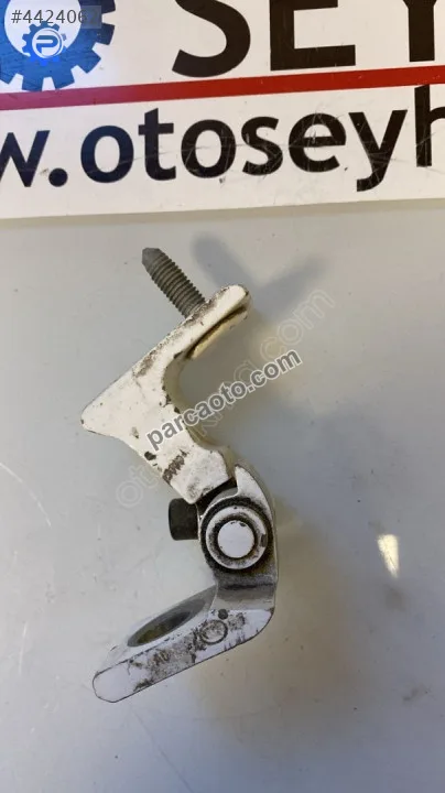 8V0833403E audi A3 sportback 2015 sol arka kapı üst menteşesi