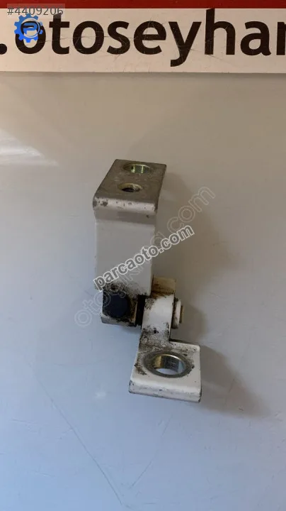 8V5833404C Audi A3 2018 sağ ön arka alt üst kapı menteşesi