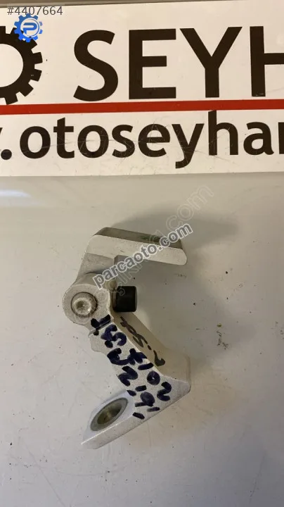 8K0831401J Seat Ibiza 2012 sol ön arka alt üst kapı menteşesi 8K0831401J Seat Ibiza 2012 sol ön arka alt üst kapı menteşesi