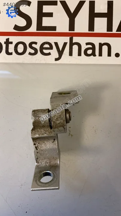 8X0831404F Skoda Octavia 2021 sağ arka ön alt üst kapı menteşesi
