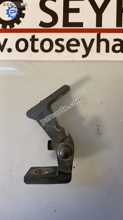 8K0831402H Volkswagen Jetta 2012 sağ arka ön üst alt kapı menteşe
