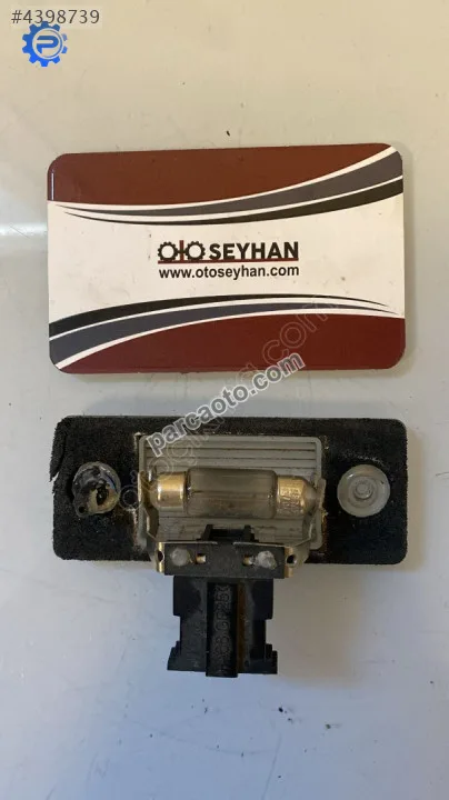 6Y0943021E Skoda Yeti 2012 plaka lambası