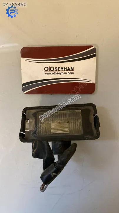 5P0943021 seat leon 2002 plaka lambası
