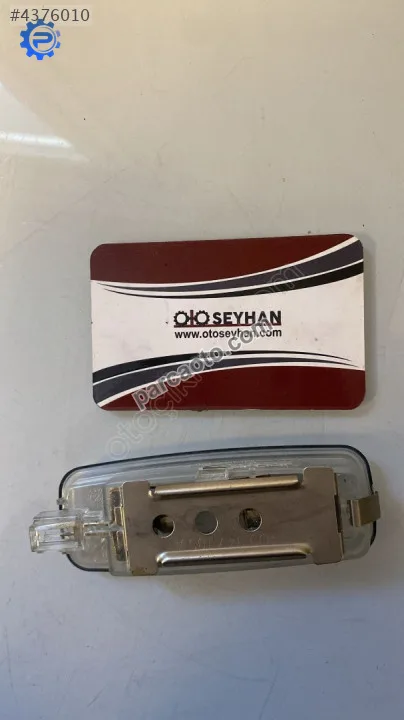 4D0947105A audi a3 2009  tavan lambası