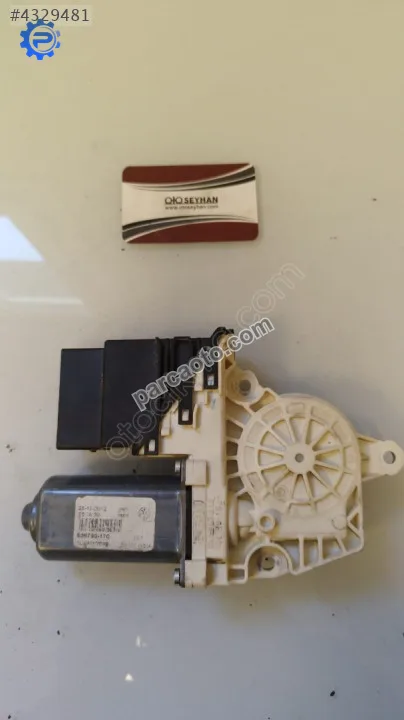 3C0959704B Jetta 2012 arka sağ kapı cam motoru