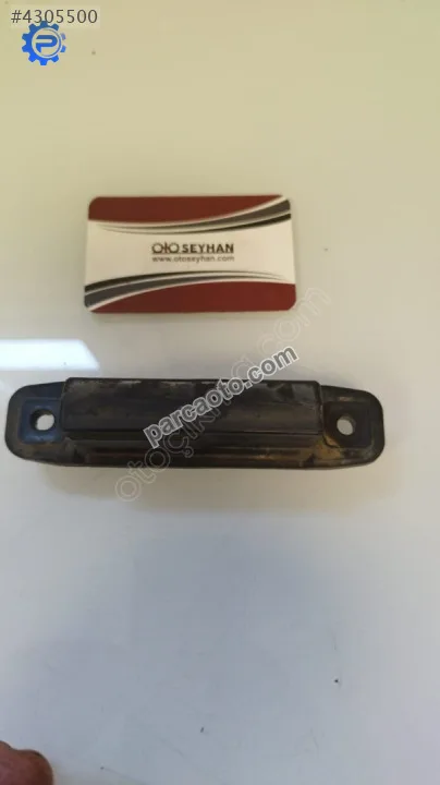 Toyota Yaris 2012 bagaj kapağı açma düğmesi