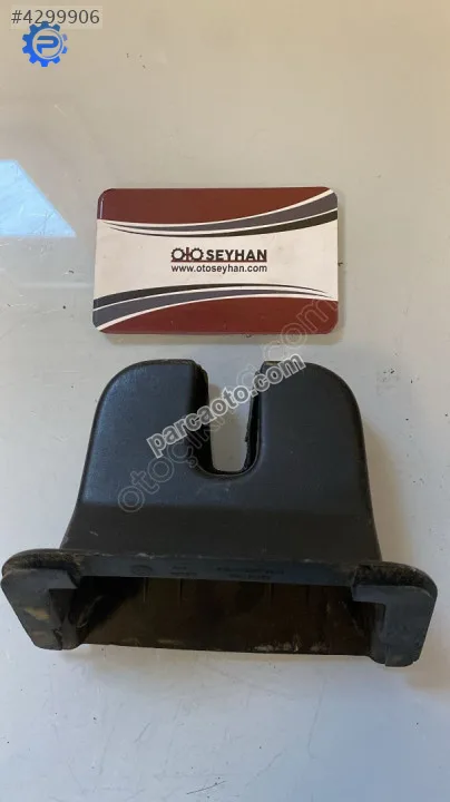 5C6827520 volkswagen jetta 2011-15 bagaj kilit kaplaması