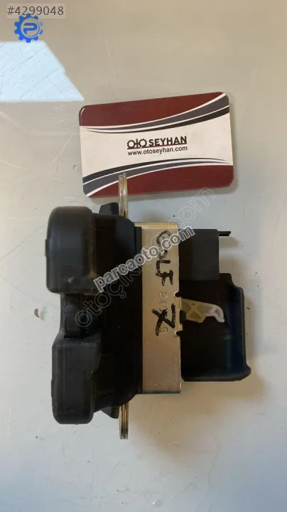 5G6827505 volkswagen golf 7 bagaj kilidi