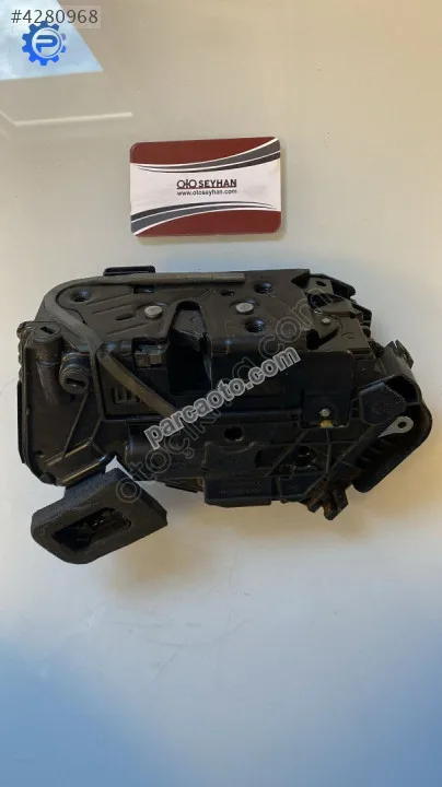 5TA839016L vw golf 8 sağ arka kapı kilidi