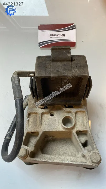 1K0199117D Volkswagen golf 5 1.6 fsi şanzıman kulağı braketi