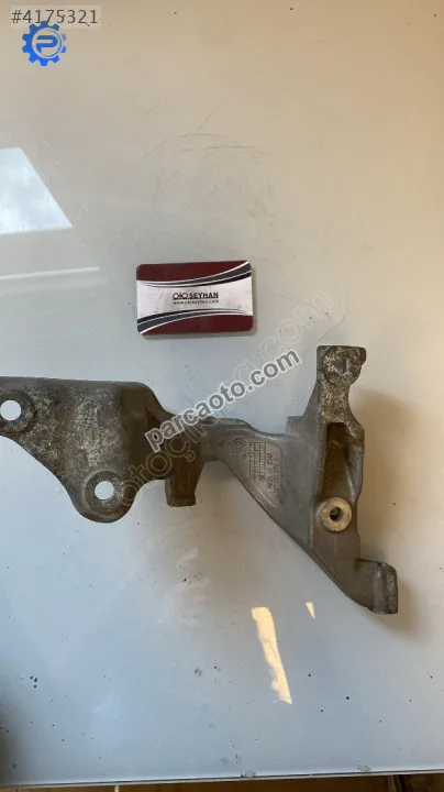 147174072R Nissan Qashqai EGR vanası braketi 147174072R Nissan Qashqai EGR vanası braketi