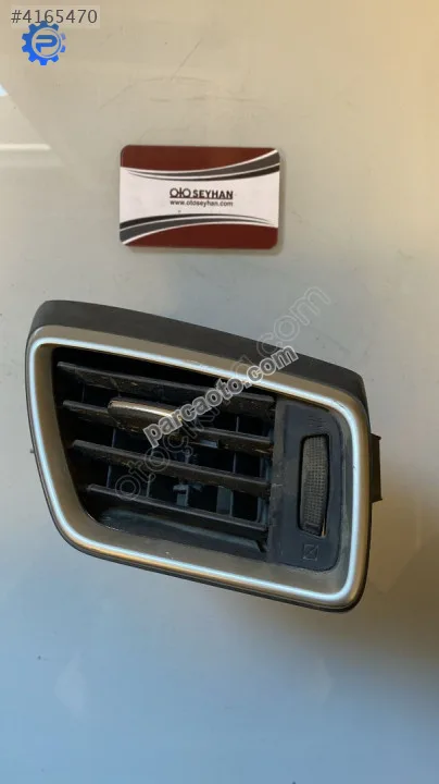 687604EH0A nissan qashqai j11 sağ havalandırma difüzör