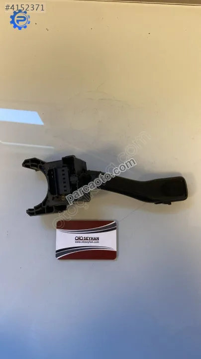 4B0953503F vw bora golf 4 silecek kolu
