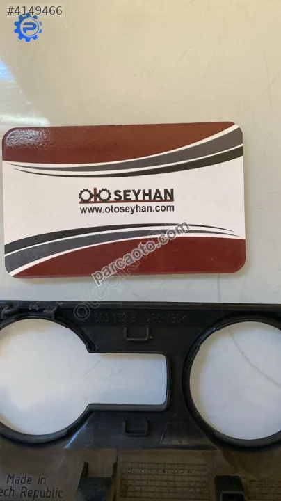 5E0863152B skoda octavia 2016 klima kontrol paneli çerçevesi