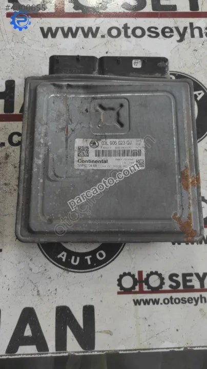 03L906023QJ Skoda rapid 1.6 cay motor beyni