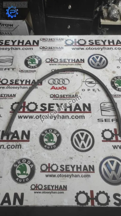 5K4837651B VW Golf 6 sol ön kapı alt toz lastiği