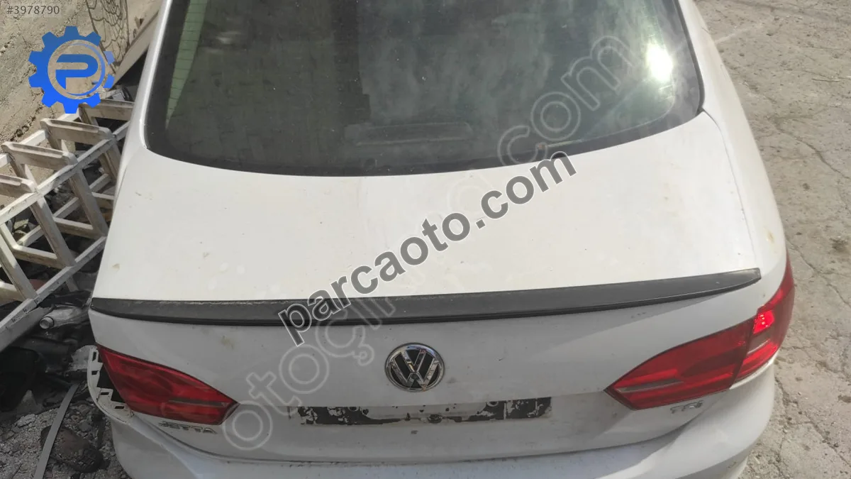 Jetta 2014 bagaj kapağı