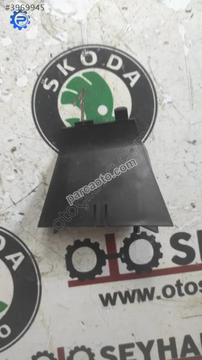 5K1864821 Golf 6 Ön sol taban halısı kapağı