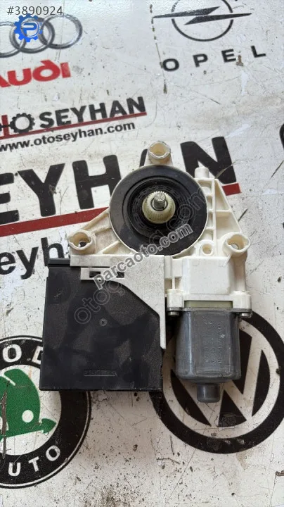 5N0959702F vw tiguan 2015 ön sağ kapı cam motoru 5N0959702F vw tiguan 2015 ön sağ kapı cam motoru