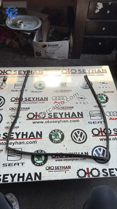toyota corolla efsane kasa sol arka kapı cam çerçeve fitili
