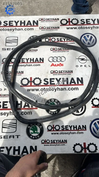 3G5867913K Passat b8.5 b8 sol arka kapı lastiği kasaya gelen