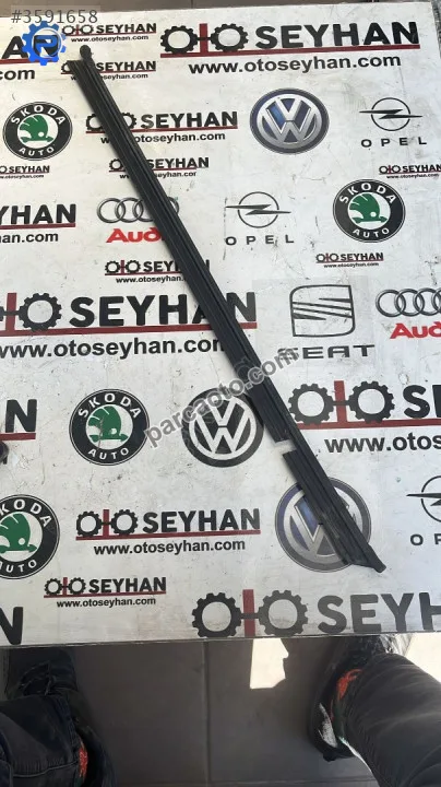 3G5839480 vw Passat b8.5 b8 sağ arka kapı iç cam sıyırıcı fitili