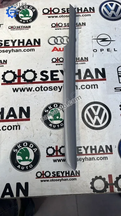 3G0867449 volkswagen Passat b8.5 sol arka kapı çıtası