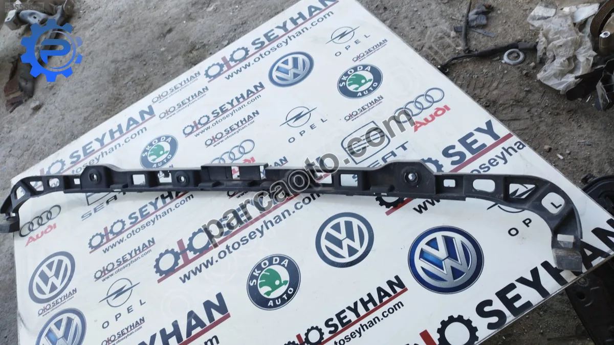 5K6807863 Golf 6 arka tampon orta braketi
