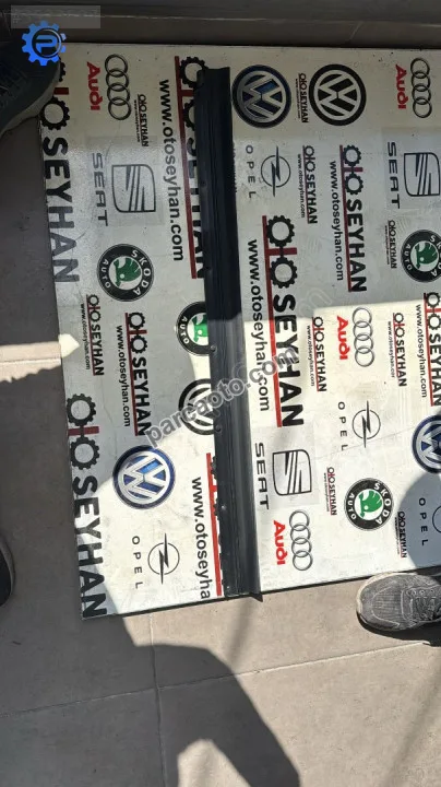 554000104AB Chery tiggo 7 sağ ön kapı alt toz lastiği