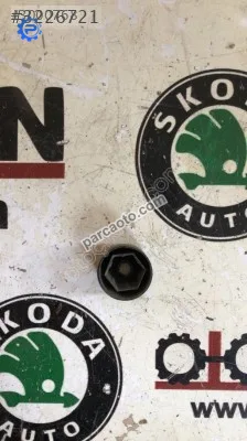 Volkswagen Golf 6 bijon koruma kapağı plastik .