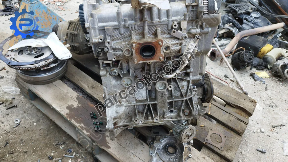 04E103023BD A4 2018 1.4 tfsi cvn yarım motor