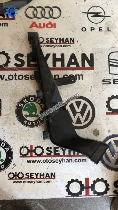 1K1819152B Volkswagen Jetta 2014 sağ ön ayak havalandırma kanalı