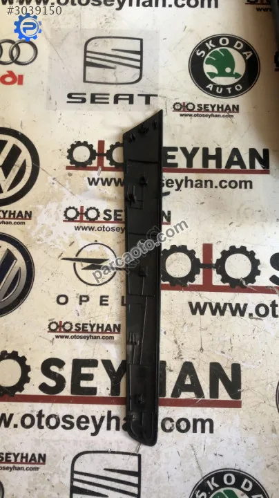 5C6867439A Volkswagen Jetta 2014 ön sol kapı kartonu çıtası