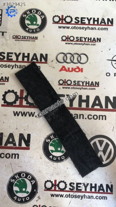 5K0863813A Volkswagen Golf 6 bagaj yan kaplaması iç süngeri